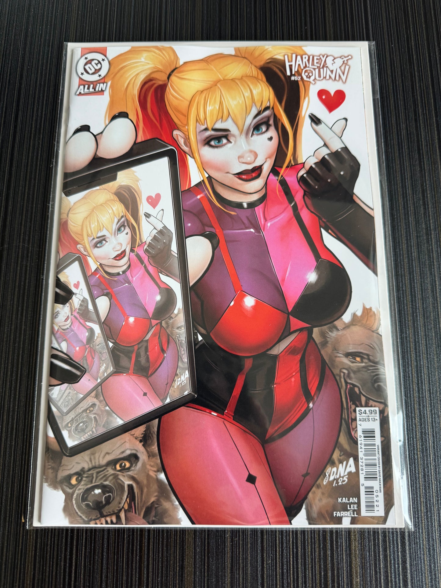 Harley Quinn #52 Cover B David Nakayama Card Stock Variant