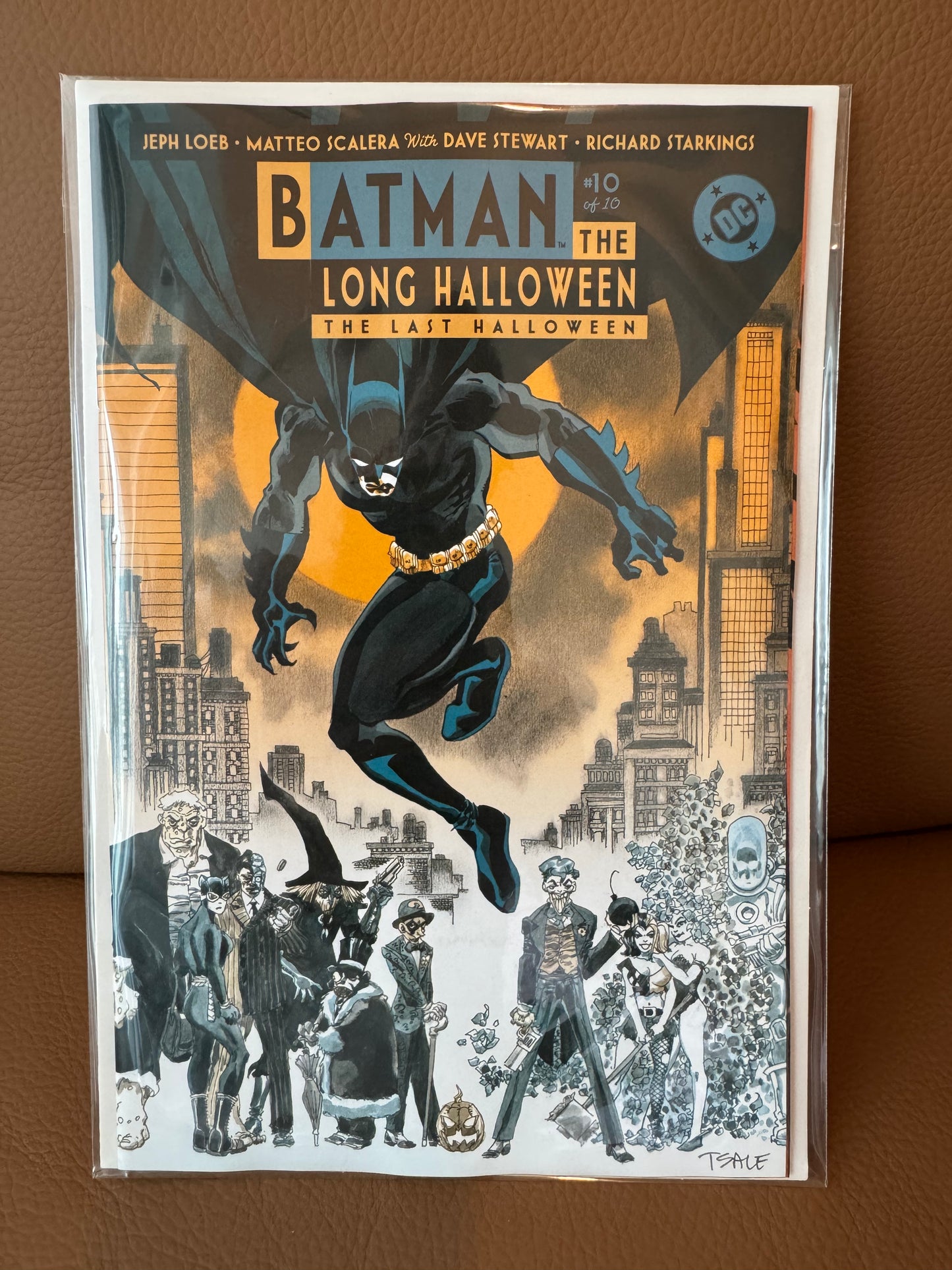蝙蝠俠:漫長的萬聖節 最後的萬聖節 #10(共 10 期)封面 A Tim Sale | 2025 年 10 月 28 日
