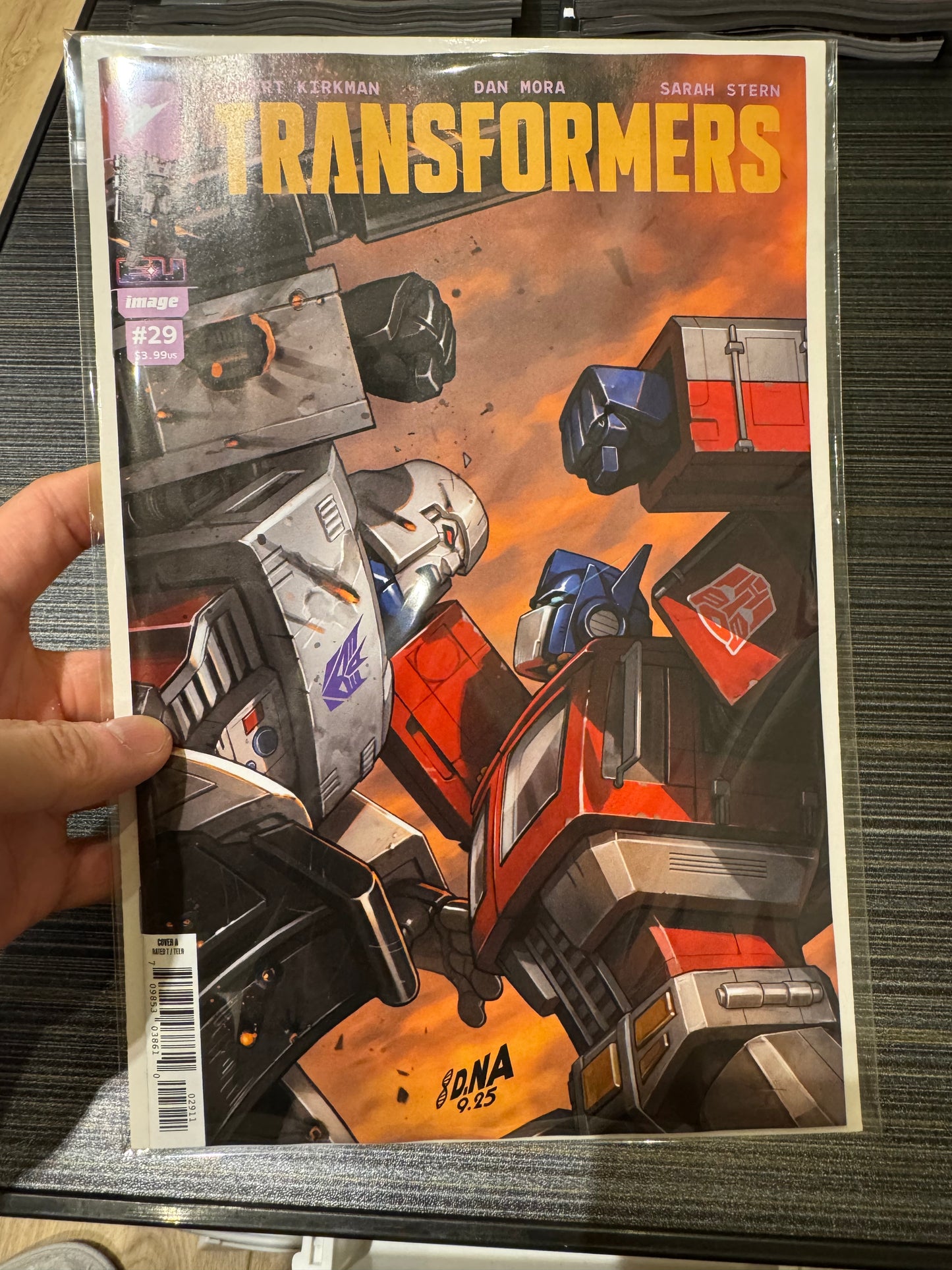Transformers #29 Cover A David Nakayama