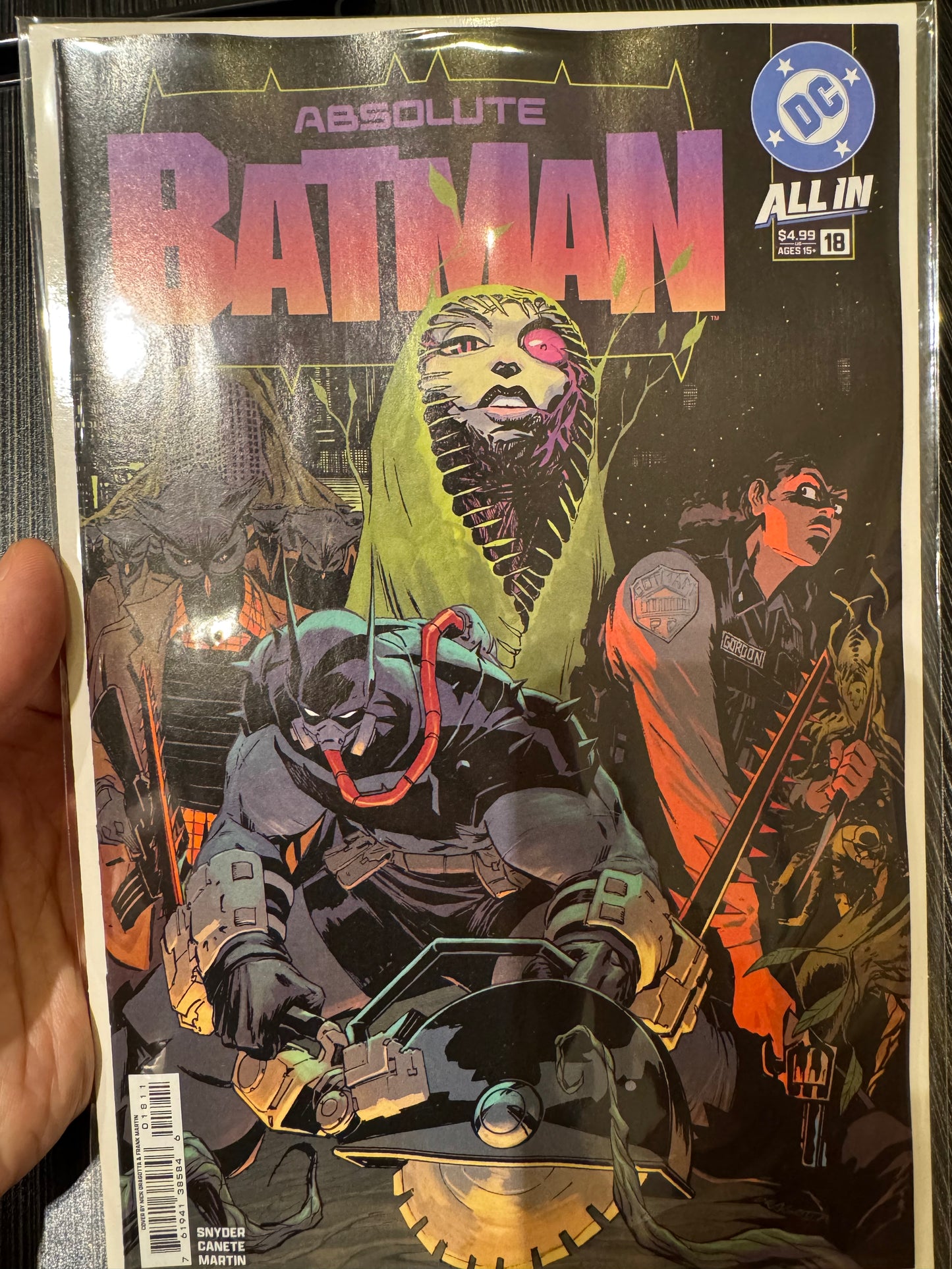 Absolute Batman #18 封面 A Nick Dragotta