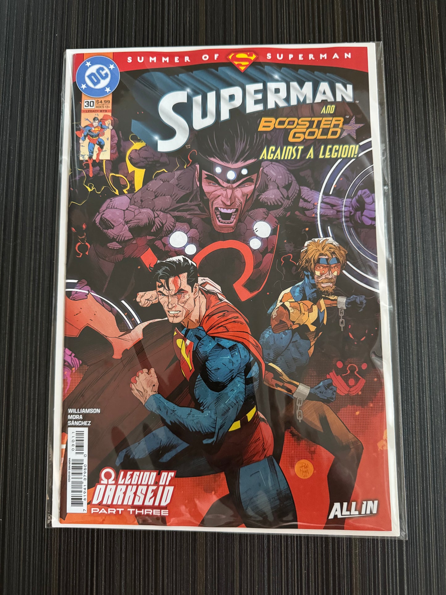 Superman #30 Cover A Dan Mora