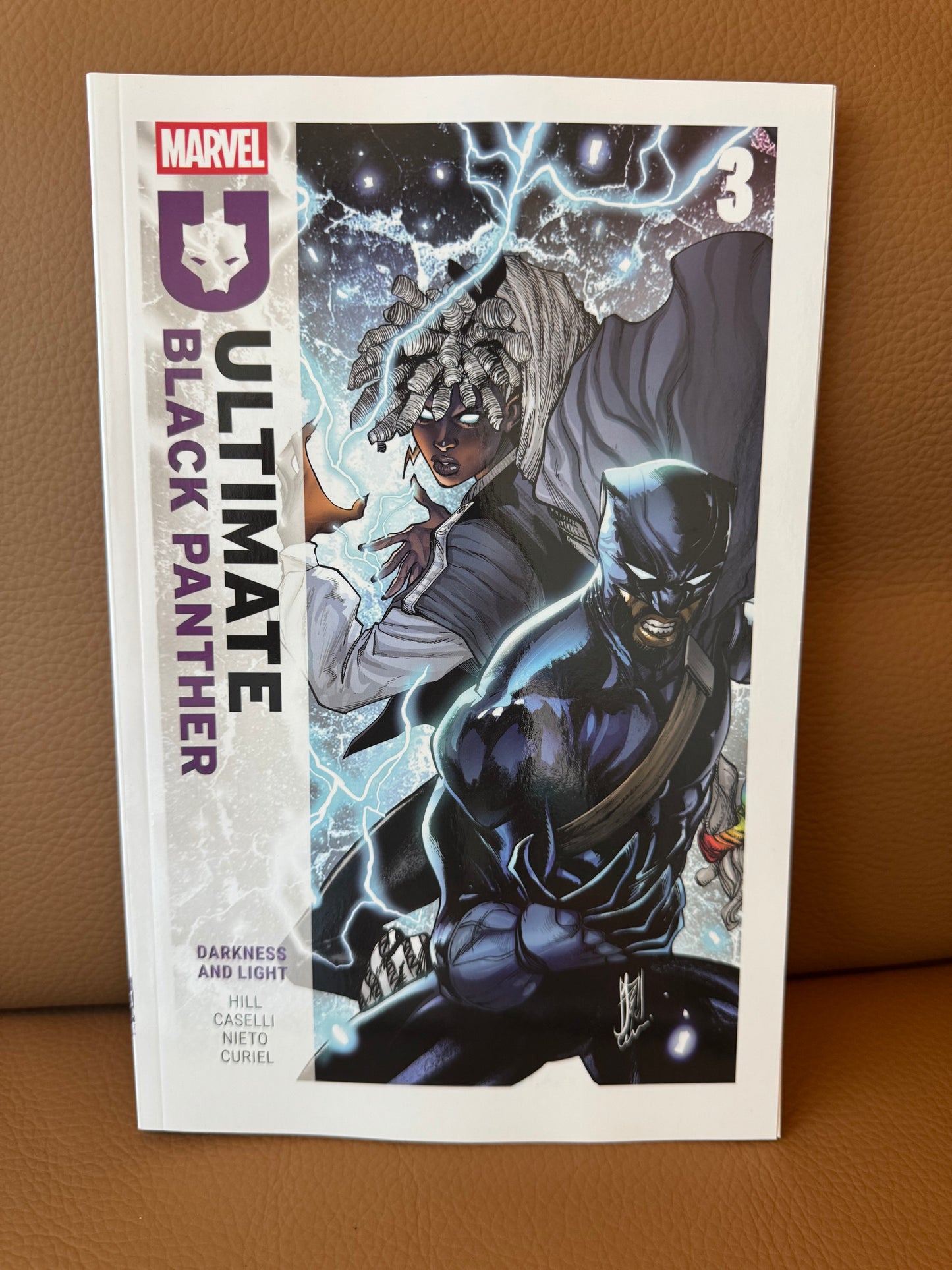 Ultimate Black Panther By Bryan Hill Vol. 3: Darkness and Light