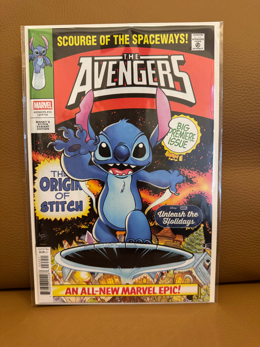Avengers #33 Luciano Vecchio Disney Stitch Unleash The Holidays Variant
