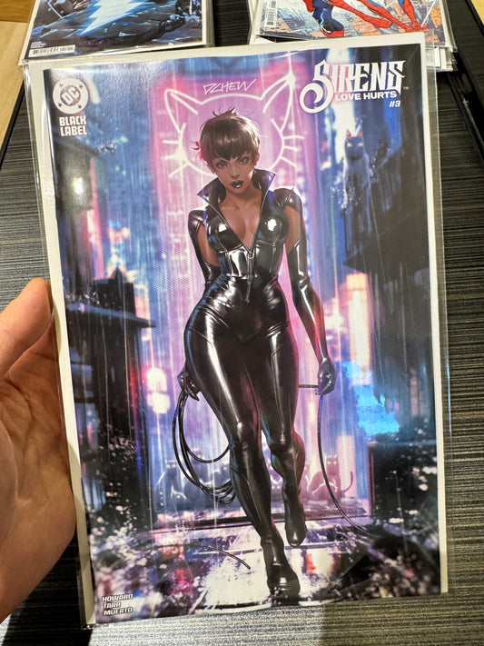 Sirens Love Hurts #3 (of 4) Cover B Derrick Chew Variant (MR)