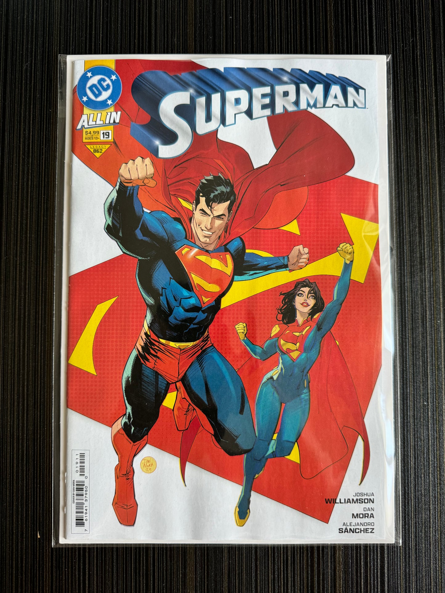 Superman #19 Cover A Dan Mora