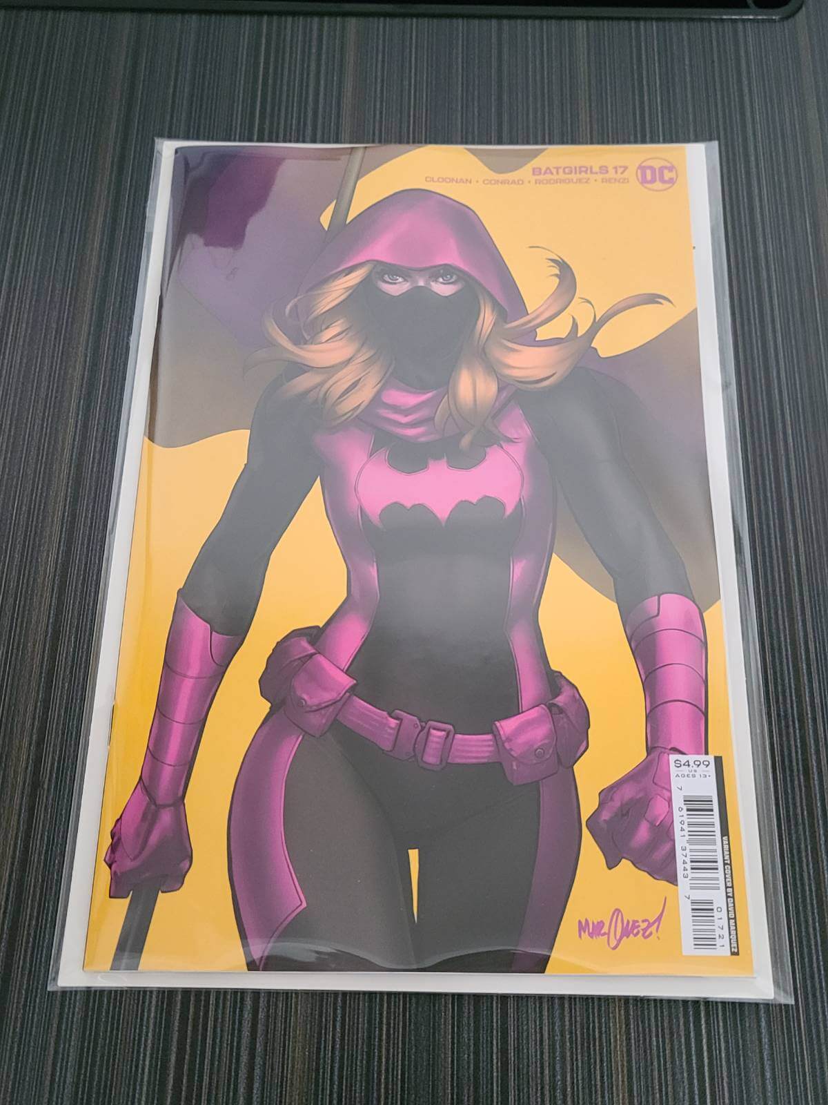 Batgirls #17 Cover B David Marquez